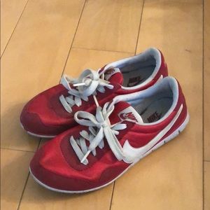 Red nike 7.5 sneakers